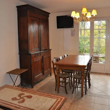 Colorful In Basque Style In A Green Environment Appartement La Bastide-Clairence