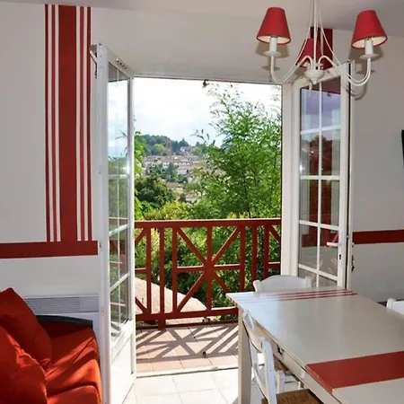 Colorful In Basque Style In A Green Environment Appartement *