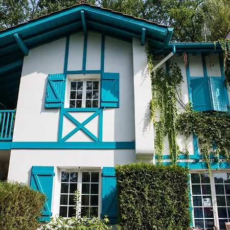 Colorful In Basque Style In A Green Environment * La Bastide-Clairence