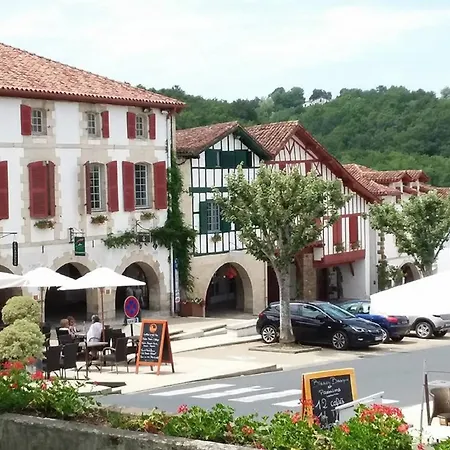 Colorful In Basque Style In A Green Environment Appartement La Bastide-Clairence